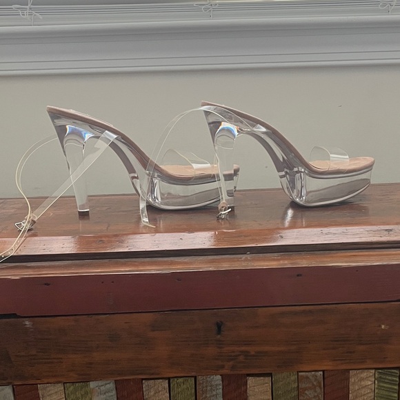 Steve Madden - Clear Platform Heels - Picture 4 of 4